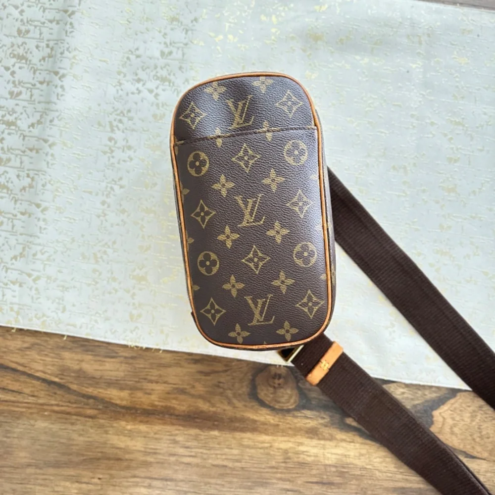 Louis Vuitton Gange Monogram Crossbody - Picture 3 of 16
